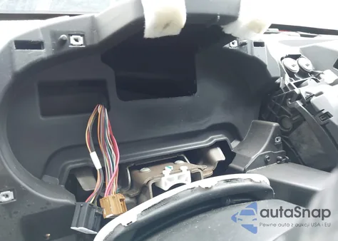 2015 Chrysler Town & Country Touring z USA, uszkodzony, nr VIN 2C4RC1BG7FR560451